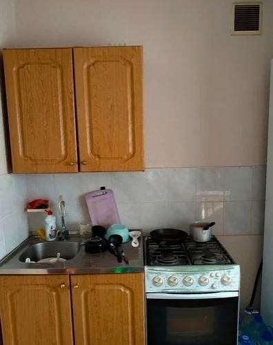 While his wife was at work, the man spent $170 and totally transformed their old kitchen…