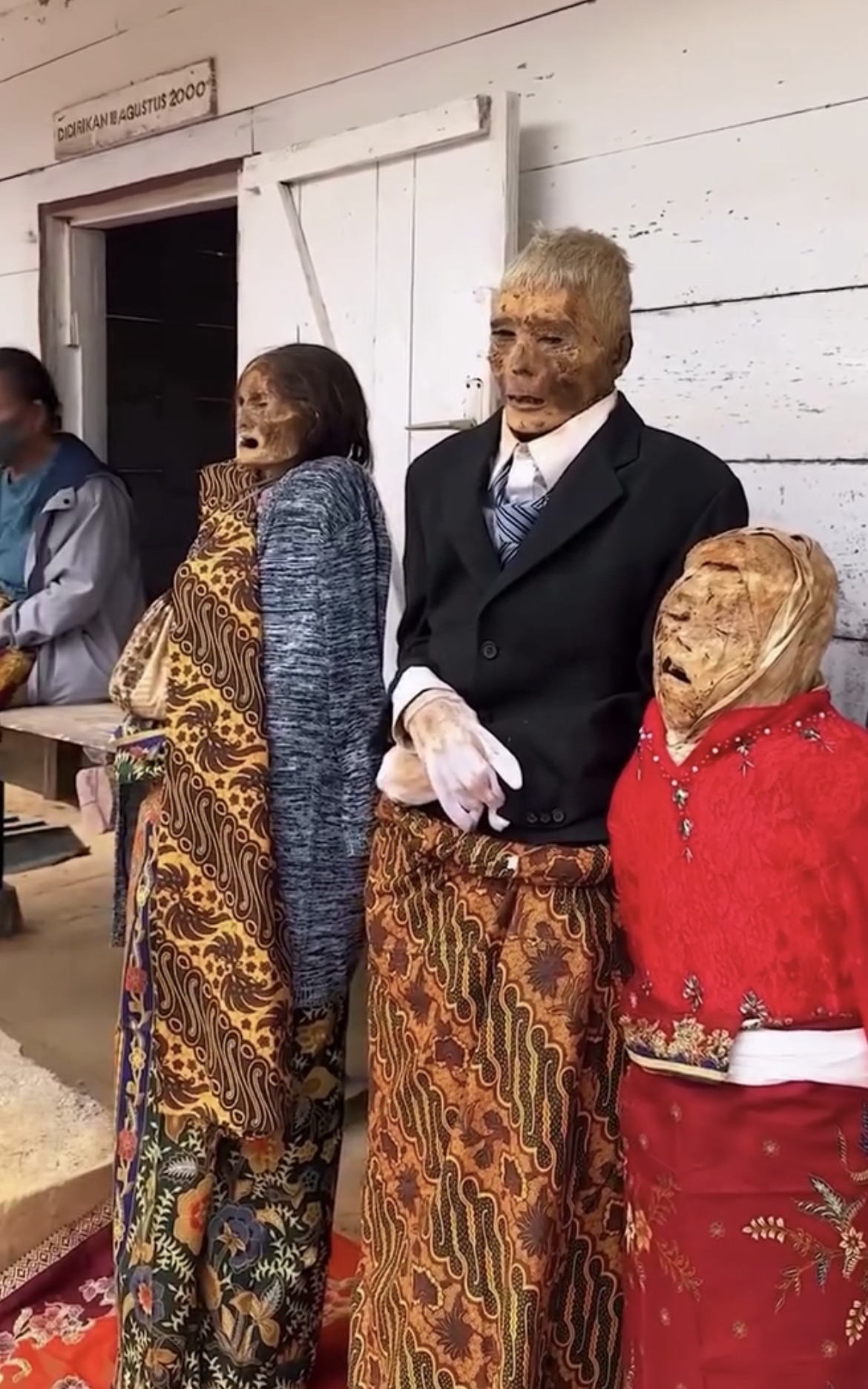 Living with the dead: Indonesian death rituals